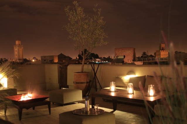 Terrasse de nuit du Riad Charlott' à Marrakech